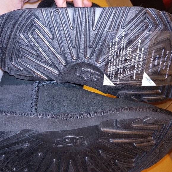 BNIB UGG Bailey Button Kids Boots Size 13 - Picture 4 of 6